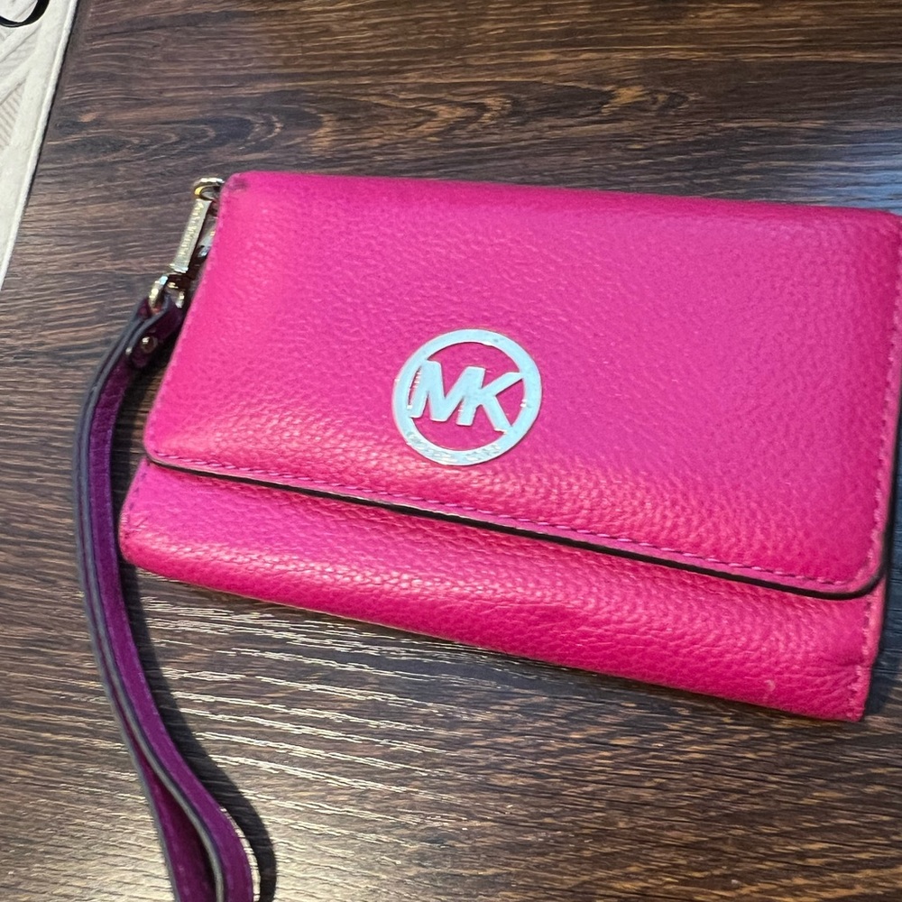 Michael Kors Fuchsia Wristlet